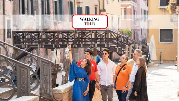 Venice: Unusual Sights Walking Tour with Optional Gondola