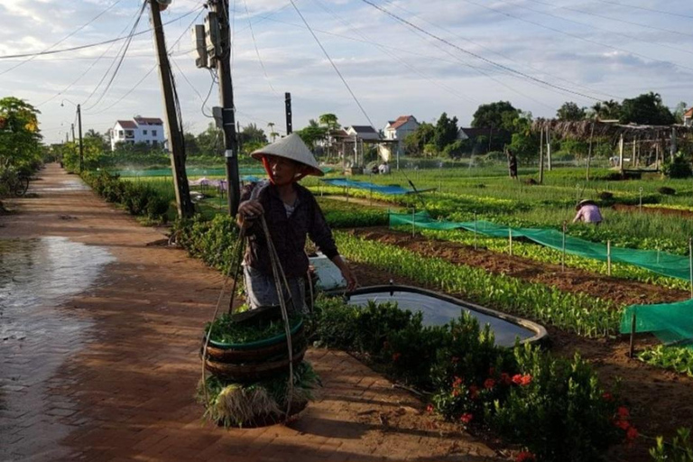 Hoi An: Excursión privada en bicicleta por la campiña y en barco cesto