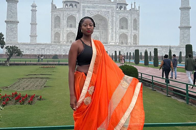 Huur een sari of kurta pyjama voor Taj Mahal bezoek & foto