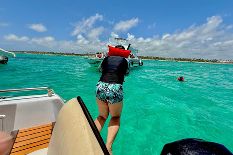 Private Yacht Tour with Snorkeling, lagoon and wild beach Your for 1-4 persons