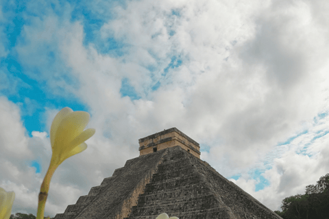 Valladolid: Chichen Itza + 2 Cenotes with Shared Transportation VALLADOLID: CHICHÉN ITZÁ + 2 CENOTES SHARED TRANSPORTATION