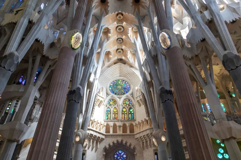 Barcelona: Sagrada Familia Skip The Line Insider Guided Tour Tour in Spanish (Monday)