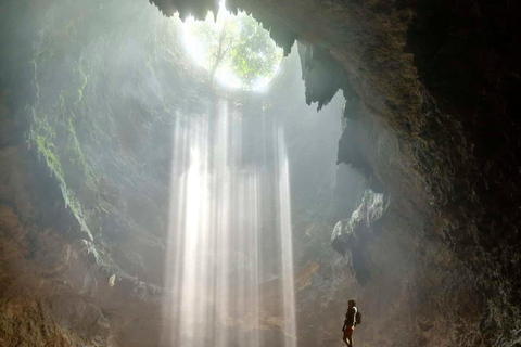 Yogyakarta: tour compartido de la cueva de Jomblang y la cueva de PindulYogyakarta : Excursión compartida por la cueva de Jomblang y la cueva de Pindul