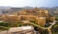 来自马耳他的Gozo Jeep Tour享用午餐和酒店转让 - Housity