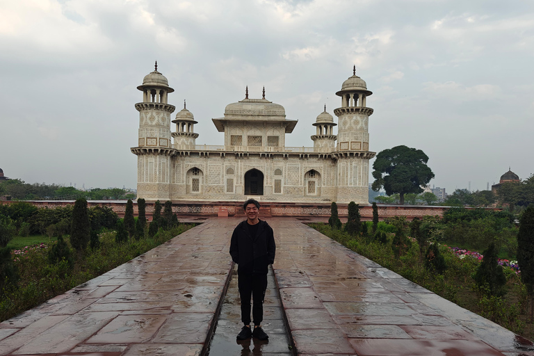 From Delhi: Taj Mahal Sunrise Tour with Elephant SOS Centres Tour with Car, Driver, Ticket, Guide & 5star Meals