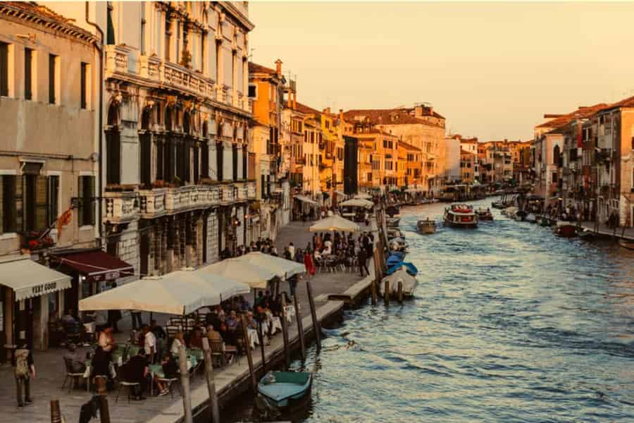 Venedig: Live-Konzert mit Abendessen oder Aperitif im LL JAZZ Club. Foto: GetYourGuide