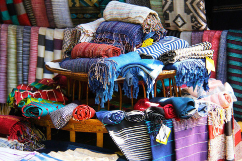 Luang Prabang: Night Market Private Food Tour and BBQ Dinner