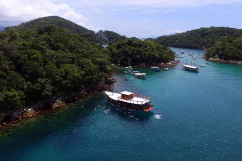 Rio de Janeiro : Excursion en catamaran pirate à Ilha Grande