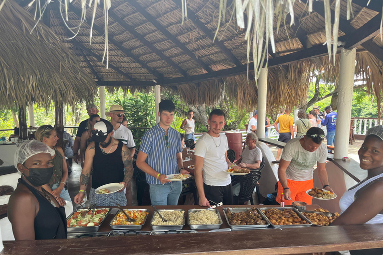 Buggy Safari: Chavón River & Dominican Countryside Tour with Pickup from Bávaro