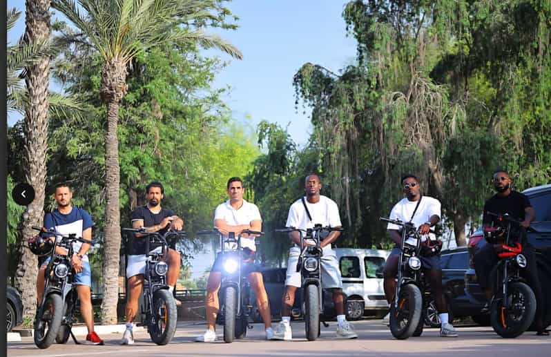 Marrakech : visite à vélo électrique avec un guide de la région - medina
