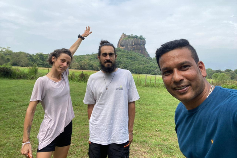 Kandy to Sigiriya Drop: Covering 6+ Attractions by Local