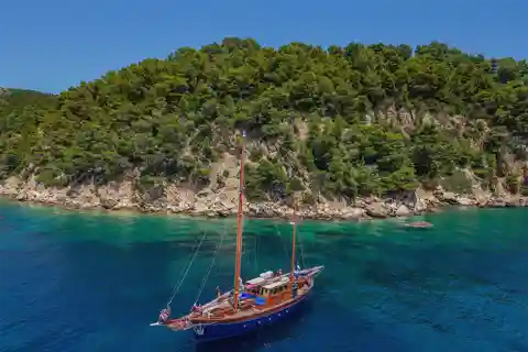 Skiathos: Wooden Sailboat Full- or Half-Day Trip with Meal