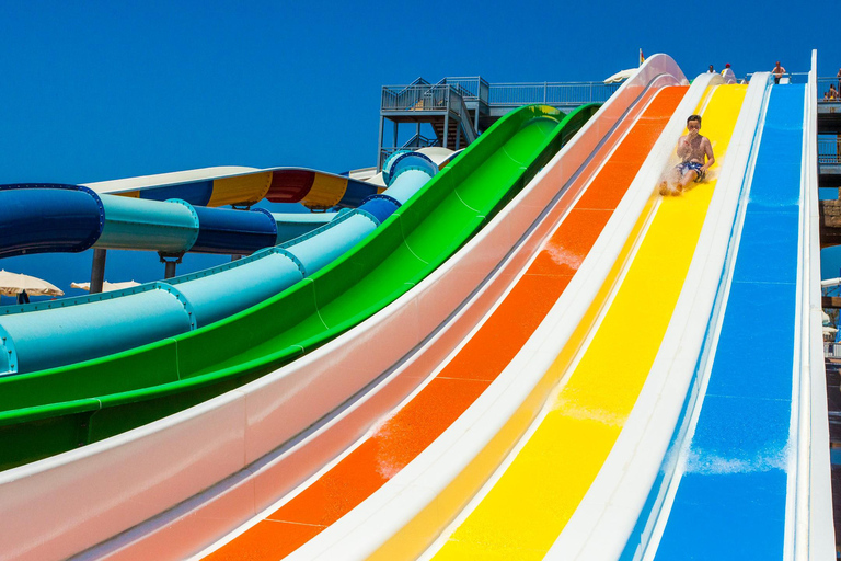 Usługa transferu do parku wodnego Eftalia z dowolnej lokalizacji w AlanyiTransfer ze wszystkich hoteli w Alanyi (opłaty za wstęp nie są wliczone)