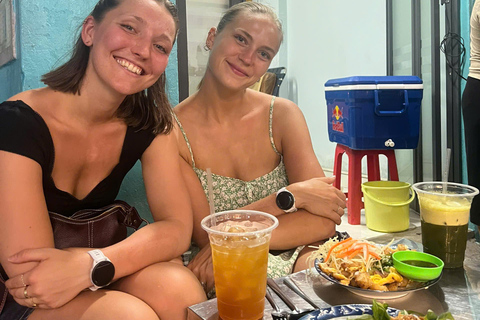 Ho Chi Minh City: Michelin Food Tour with Live Music Group Tour (Spanish)