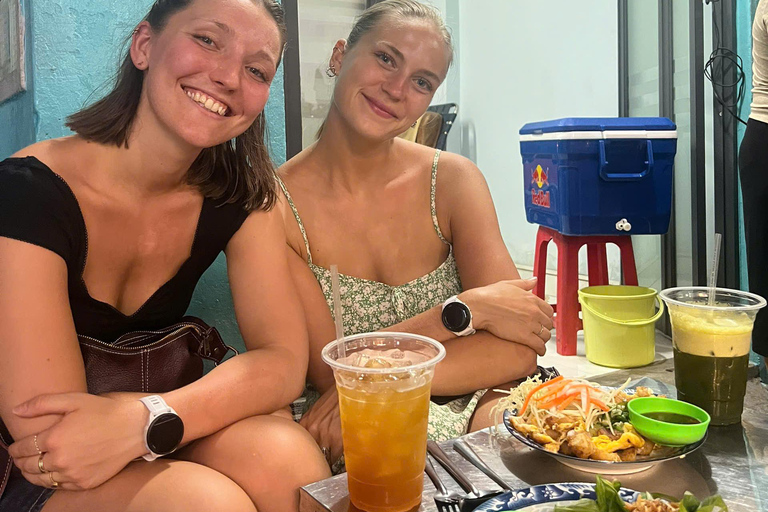 Ho Chi Minh City: Michelin Food Tour with Live Music Group Tour (Spanish)