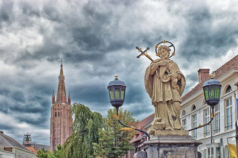 Brujas: Visita obligada de la ciudad en tour a pie privado