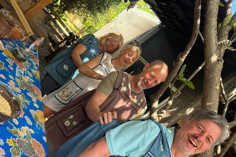 Oaxaca: Cooking Class with Market Tour and Mezcal Tasting