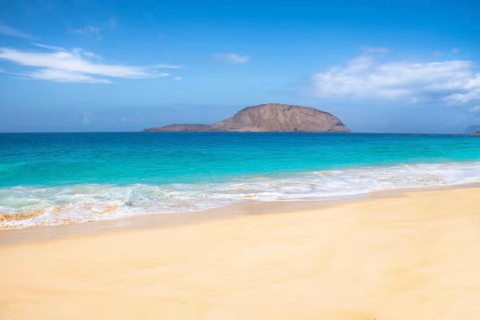 La Graciosa Island: Explore the Island on This 4x4 Excursion La Graciosa Island: Explore the island on this 4x4 excursion