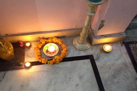 Celebra Diwali, el festival de la luz, en una casa de Delhi