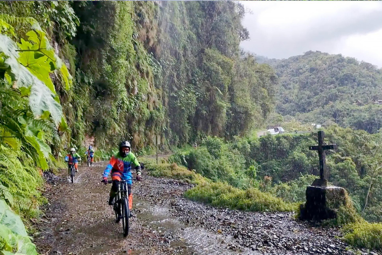 La Paz: Epic Death Road Bike Adventure
