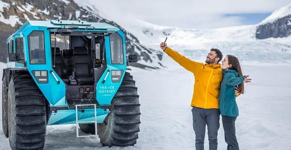 Calgary: Icefield Adventure, Skywalk and three Glaciers Tour