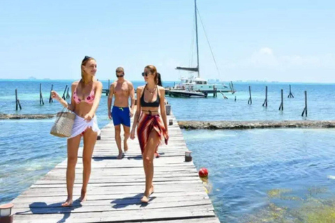 Cancun: Sunsations Catamaran Adults-Only Isla Mujeres