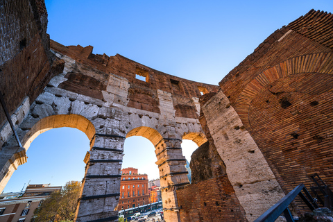 Rome: Colosseum Arena Tour & Domus Aurea with VR Experience Colosseum & Domus Aurea Tour & VR Experience - Spanish