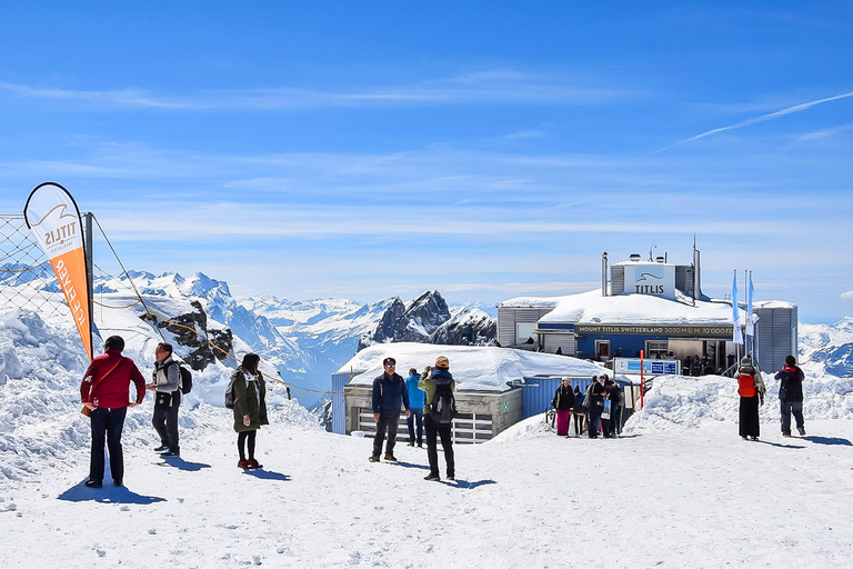 Vanuit Luzern: Titlis halve dag tour - Eeuwige sneeuw & gletsjerVanuit Luzern: Titlis-tour van een halve dag - Eeuwige sneeuw en gletsjer