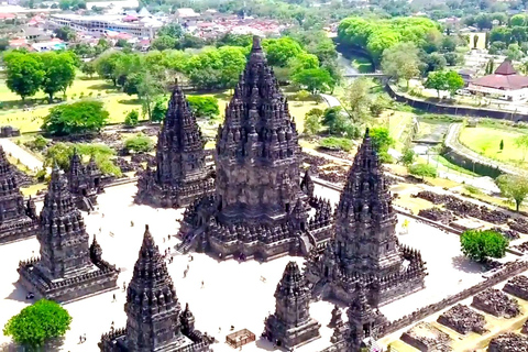 yogyakarta: zachód słońca w świątyni prambanan i balet ramajana