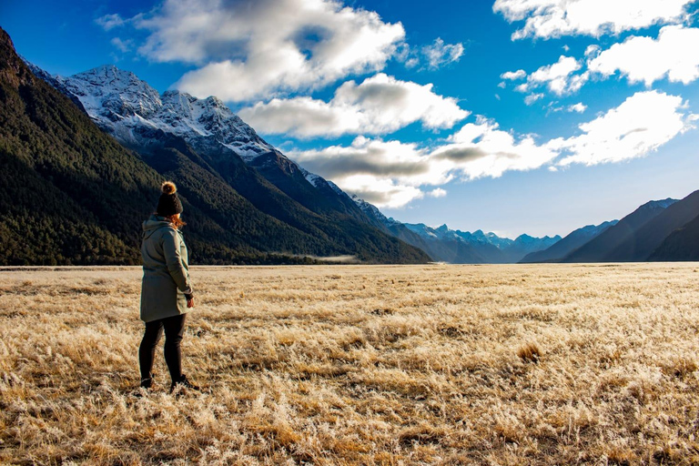 Te Anau do Queenstown wraz z wycieczką do Milford Sound, rejsem i lunchemWycieczka z Te Anau do Queenstown, w tym Milford Sound, rejs i lunch