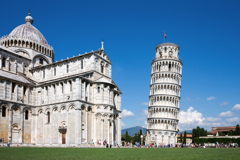 Pisa en Lucca: privétour van een hele dag per Deluxe Van