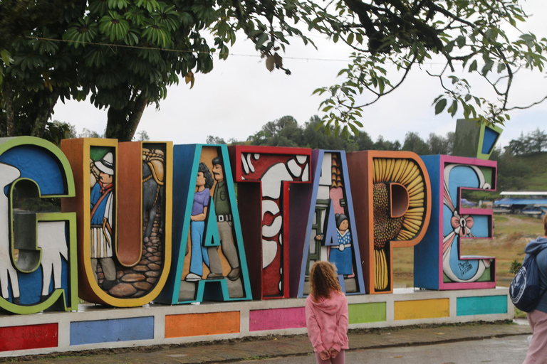 Ganztagestour nach Guatapé Piedra del Peñol ab Medellin