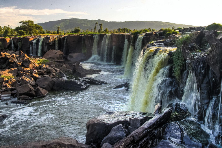 Nairobi: Fourteen Falls & Mt. Kilimambogo Fitness Hike