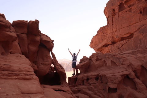 Wadi Rum: Burdah Mountain vandring och klättring + traditionell lunch