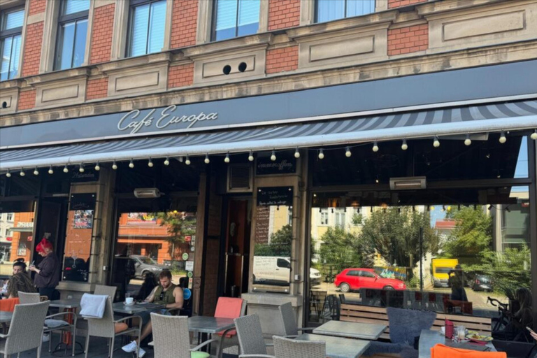 Dresden: Painting experience in the cozy ambience of Café Europa Cafe Europa: art workshop