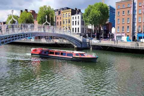 Dublin City Walking Tour with Audioguide & River Cruise Option - Image 3