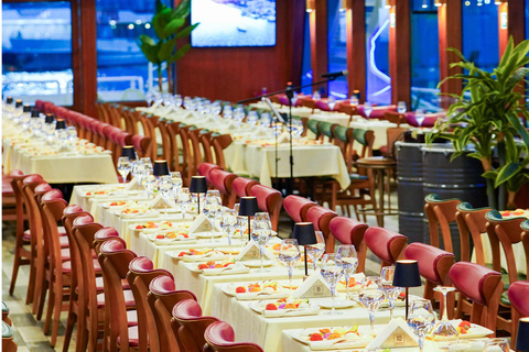 Stambuł: magia Bosforu, pełny posiłek i turecki showAlcohol Menu Meeting on point