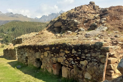 Laguna Rocutuyoc and Honkopampa Ruins Private Service