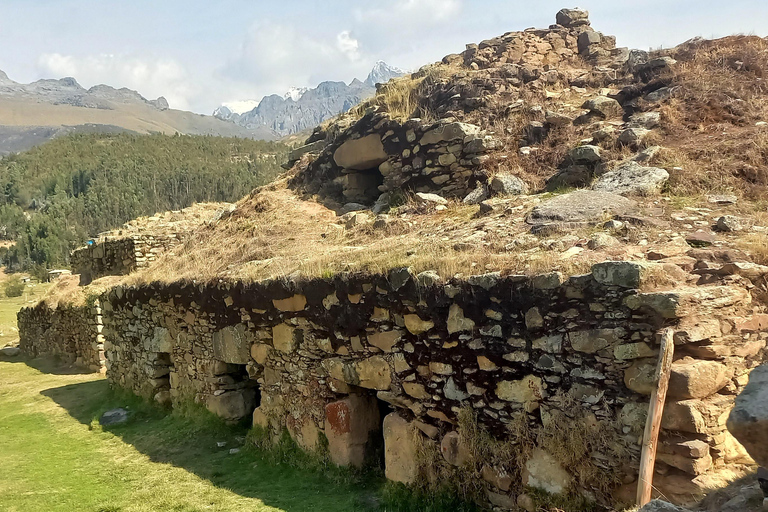 Laguna Rocutuyoc and Honkopampa Ruins Private Service