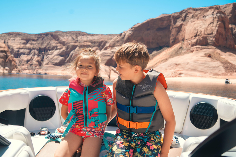 Jezioro Powell: 2-godzinny rejs wycieczkowy łodzią po kanionie AntylopyJezioro Powell: Wycieczka fotograficzna do Kanionu Antylopy małą łodzią