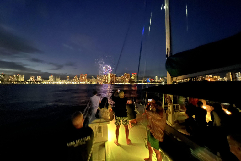 Waikiki: Sunset Swim & Sailing Experience