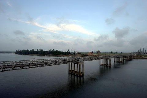 Hue to DMZ Full-Day Tour: Quang Tri Citadel, Vinh Moc Tunnel Group Tour