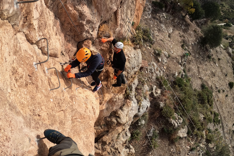 Von Estepona aus: Vía Ferrata de Casares - geführte Klettertour