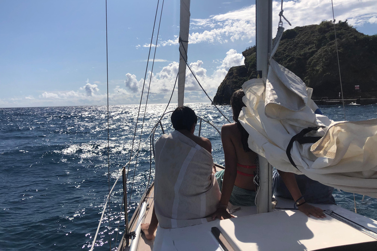 Halvdag: Segling, snorkling och stand up paddle.Halvdag: Segling, snorkling och ståpaddling.