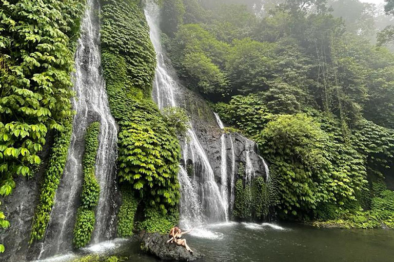 Munduk: Twin Lake Jungle Wandeling, Ulun Danu Tempel, &amp; WatervalTour met trefpunt bij Twin Lake, Munduk