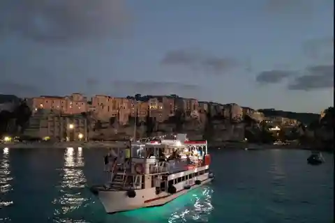 From Tropea: Sunset tour to Capo Vaticano with aperitif