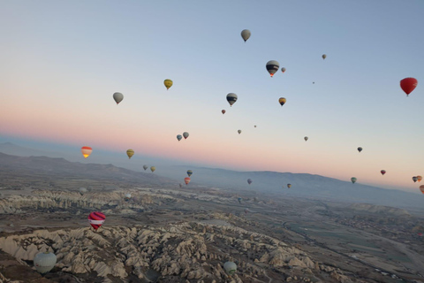 KAPPADOKIEN HEISSLUFTBALLONS (GOREME)Kappadokien; Der schönste Flug der Welt (GOREME)