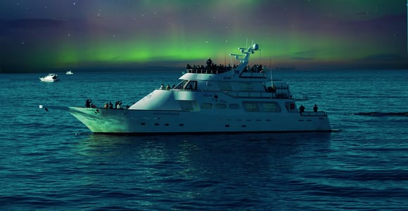 Reykjavik: Northern Lights Yacht Tour