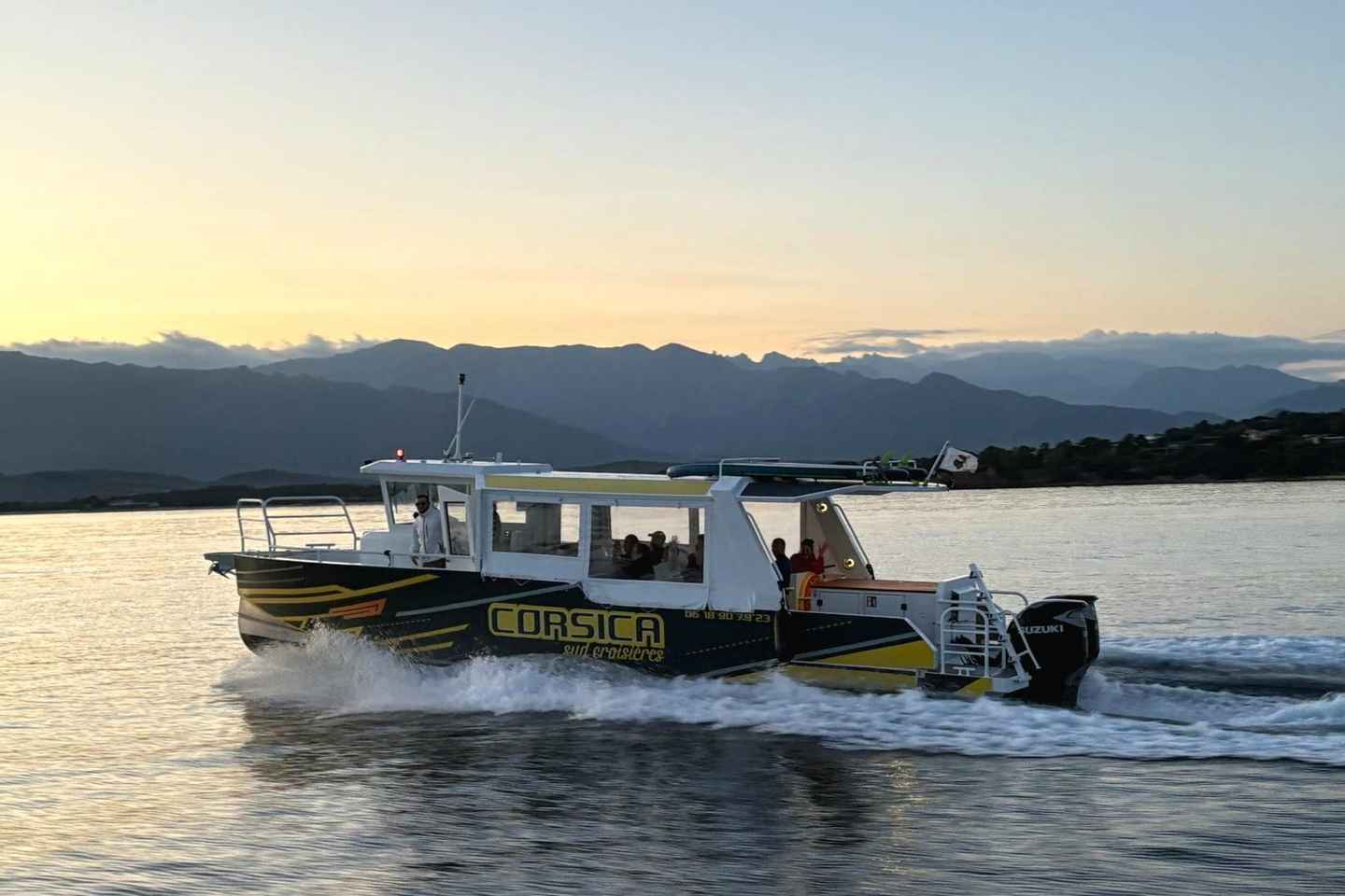 Закатный круиз с аперитивом из Порто-Веккьо