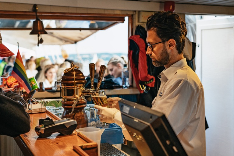 Oslo: Crucero nocturno por los fiordos con buffet de gambasOslo: tour a pie y fiordos en barco con bufé de gambas